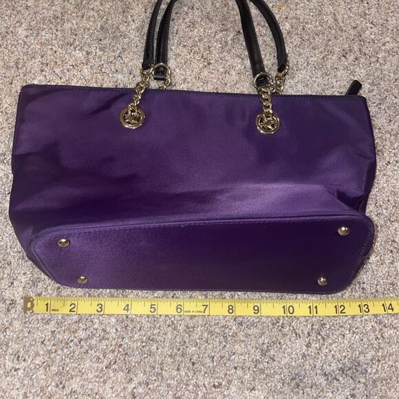 Calvin Klein Shoulder/Tote Bag Medium Nylon Tote w/gold Tone Chain Purple - Picture 3 of 4